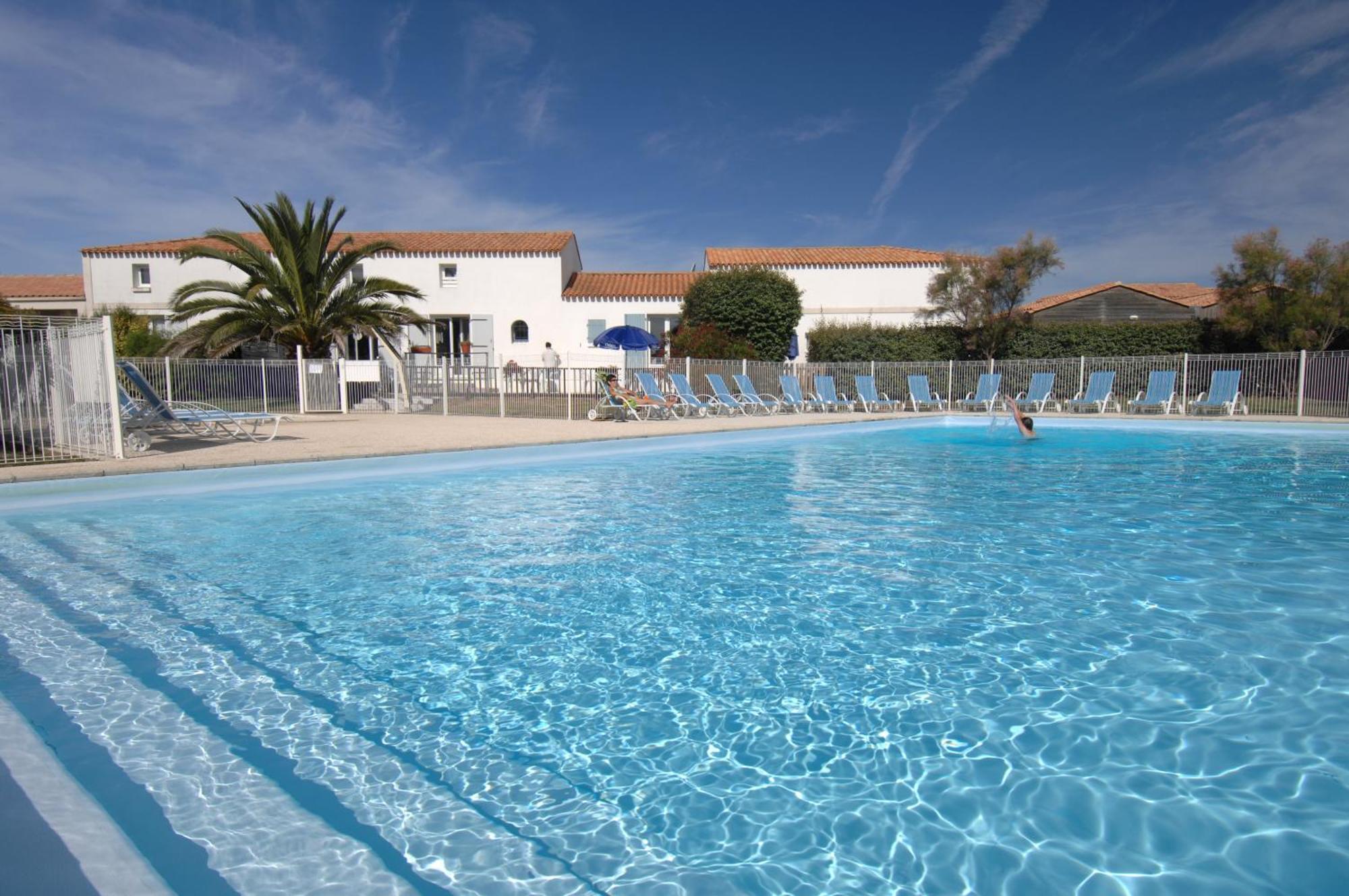 Residence Odalys Le Village Des Amareyeurs Le Chateau-d'Oleron Exterior photo