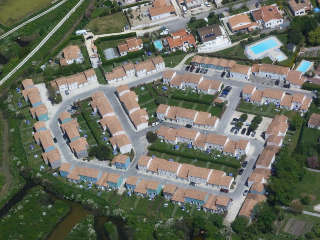 Residence Odalys Le Village Des Amareyeurs Le Chateau-d'Oleron Exterior photo