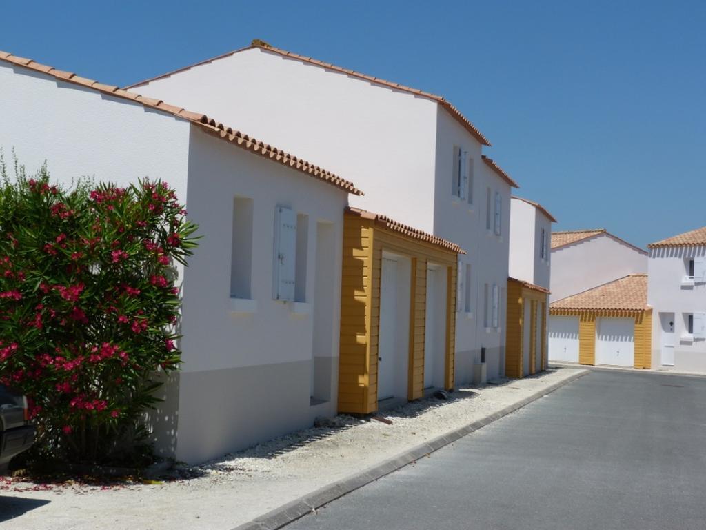 Residence Odalys Le Village Des Amareyeurs Le Chateau-d'Oleron Exterior photo